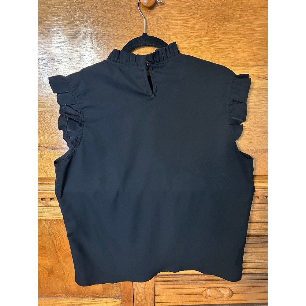 Quiet Luxury Preppy Black Sleeveless Ruffle Mock Neck Blouse Top Keyhole Back - Picture 2 of 9